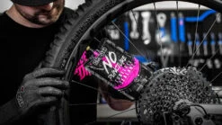 Muc-Off No Puncture Hassle Reifendichtmittel -Fahrradzubehör Angebote Muc Off No Puncture Hassle 4